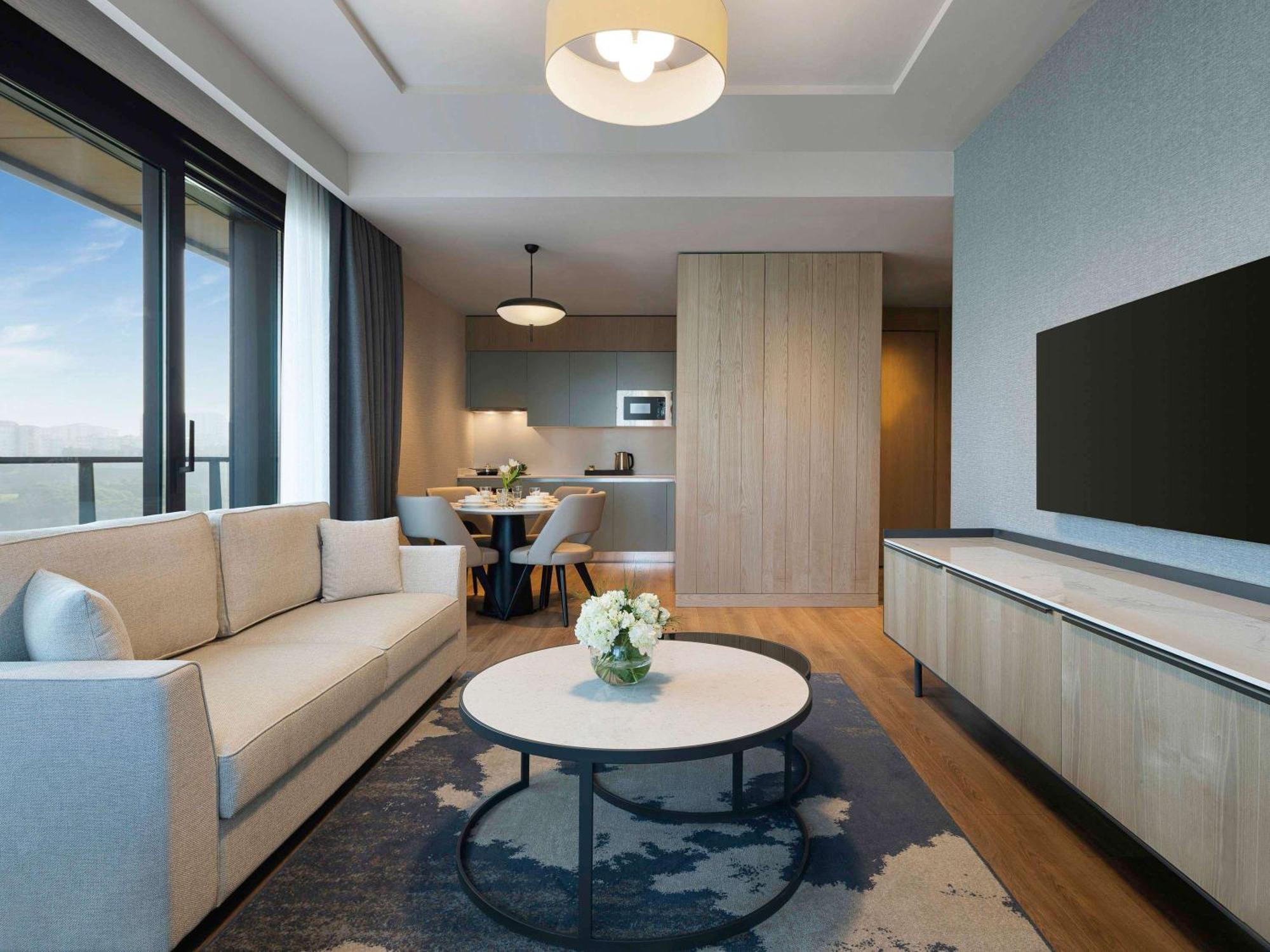 מלון Movenpick Living Camlivadi